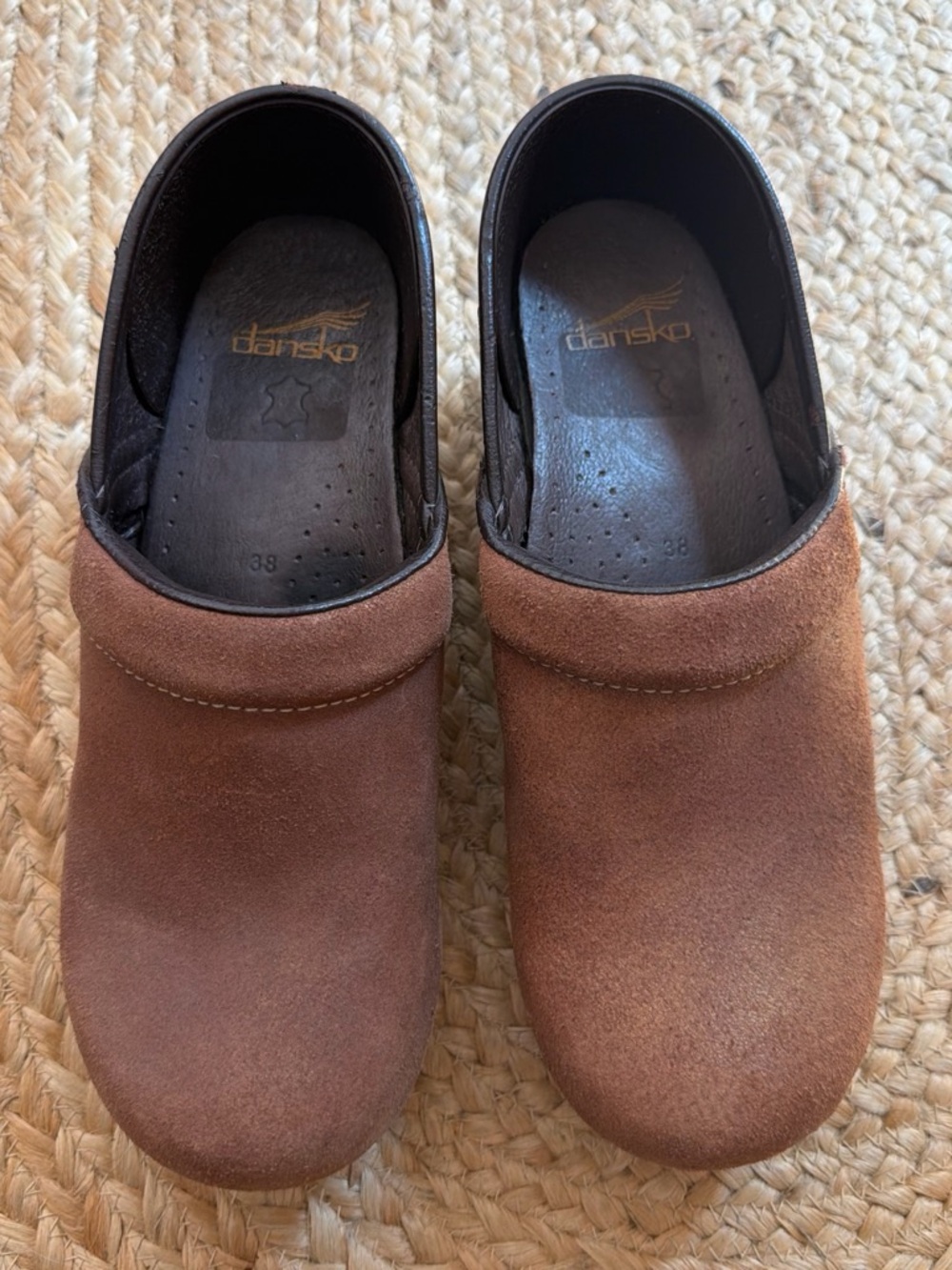Dansko Brown Suede Leather Closed Toe Wedge Clogs Mules Women’s Size 38 / 7.5-8
